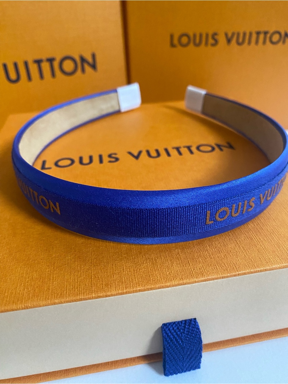 Louis Vuitton Ribbon Headband - Picture 4 of 5
